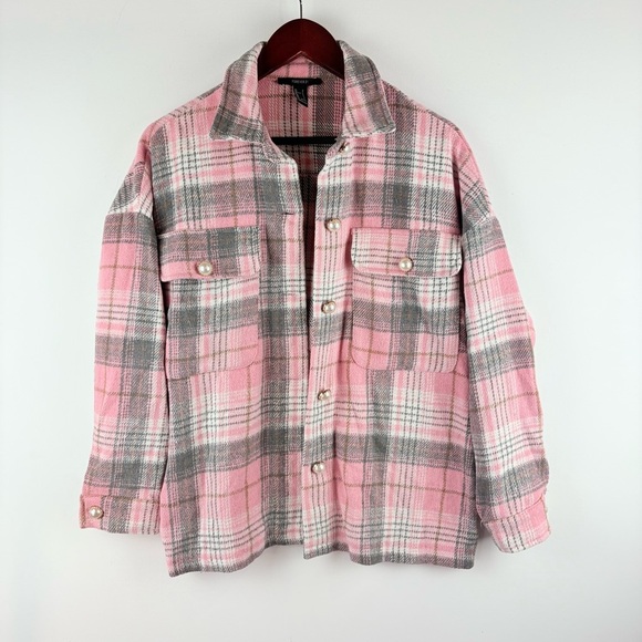 Forever 21 Jackets & Blazers - Forever 21 Women Pink Gray Plaid Plaid Pearl Button Shacket Shirt Jacket Small